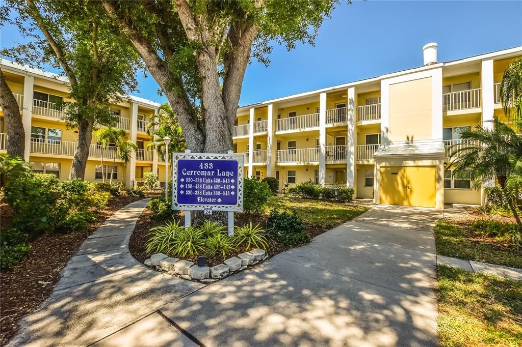 En Venta: $229,000 (2 camas, 2 baños, 1002 Pies cuadrados)