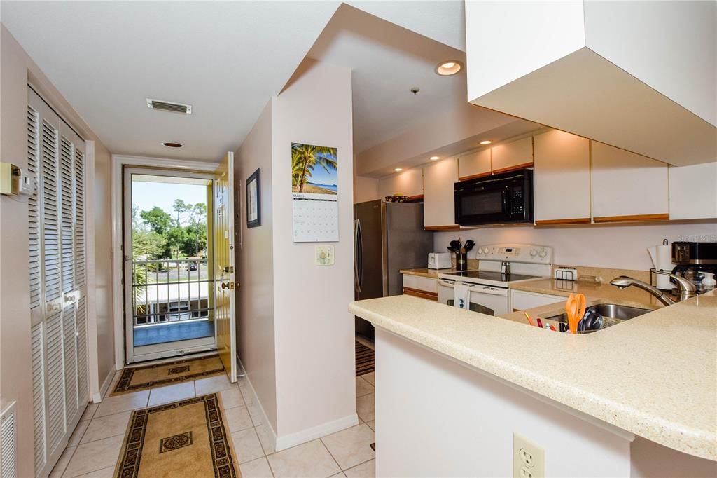 En Venta: $229,000 (2 camas, 2 baños, 1002 Pies cuadrados)
