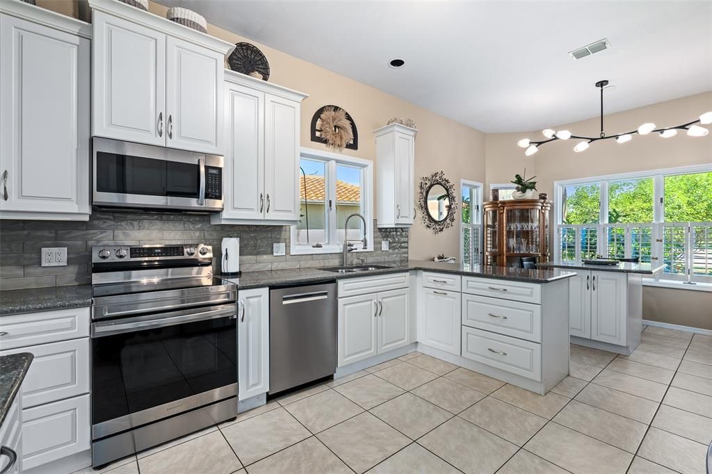 For Sale: $499,000 (3 beds, 4 baths, 2138 Square Feet)