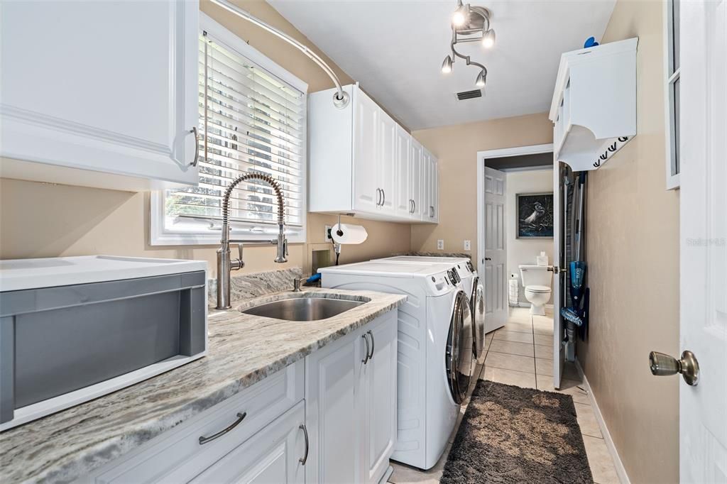 For Sale: $499,000 (3 beds, 4 baths, 2138 Square Feet)