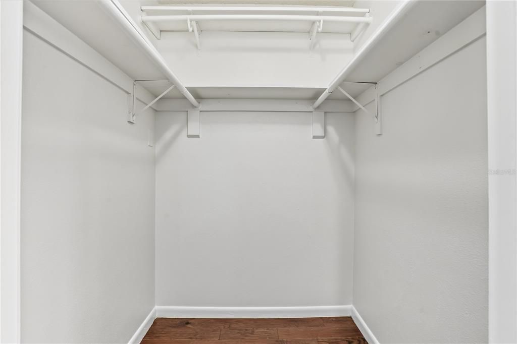 Activo con contrato: $549,000 (3 camas, 2 baños, 1635 Pies cuadrados)