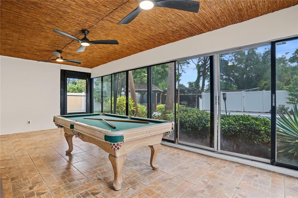 Activo con contrato: $549,000 (3 camas, 2 baños, 1635 Pies cuadrados)