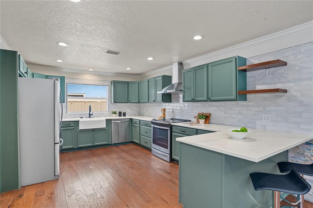 Activo con contrato: $549,000 (3 camas, 2 baños, 1635 Pies cuadrados)