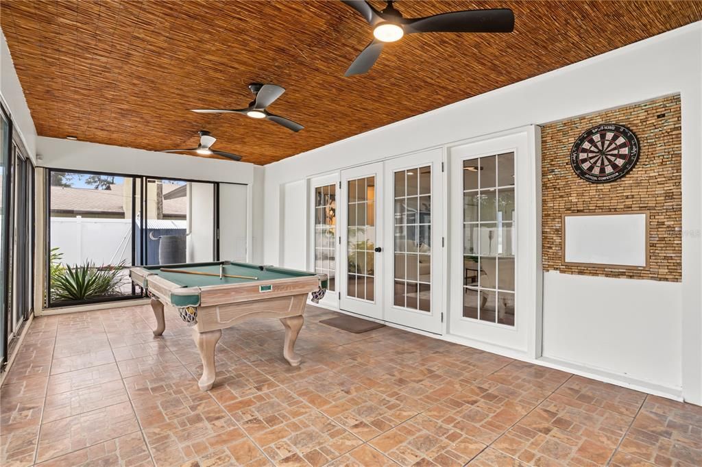 Activo con contrato: $549,000 (3 camas, 2 baños, 1635 Pies cuadrados)