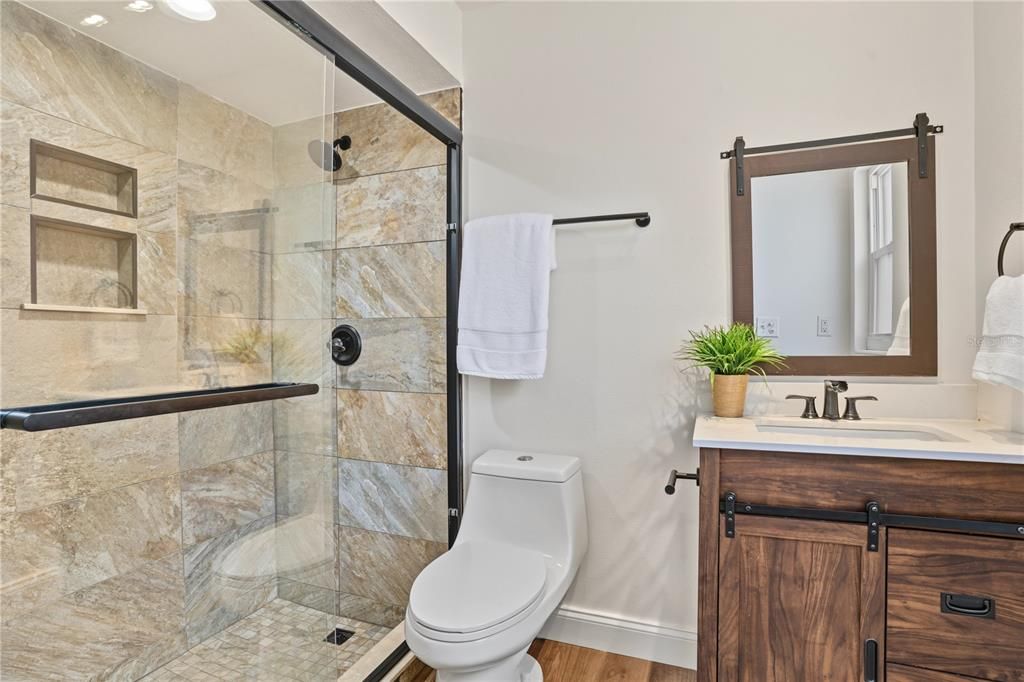 Activo con contrato: $549,000 (3 camas, 2 baños, 1635 Pies cuadrados)