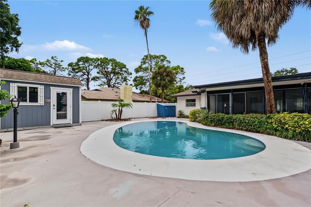 Activo con contrato: $549,000 (3 camas, 2 baños, 1635 Pies cuadrados)