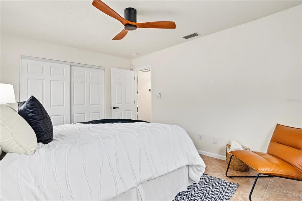 Activo con contrato: $549,000 (3 camas, 2 baños, 1635 Pies cuadrados)