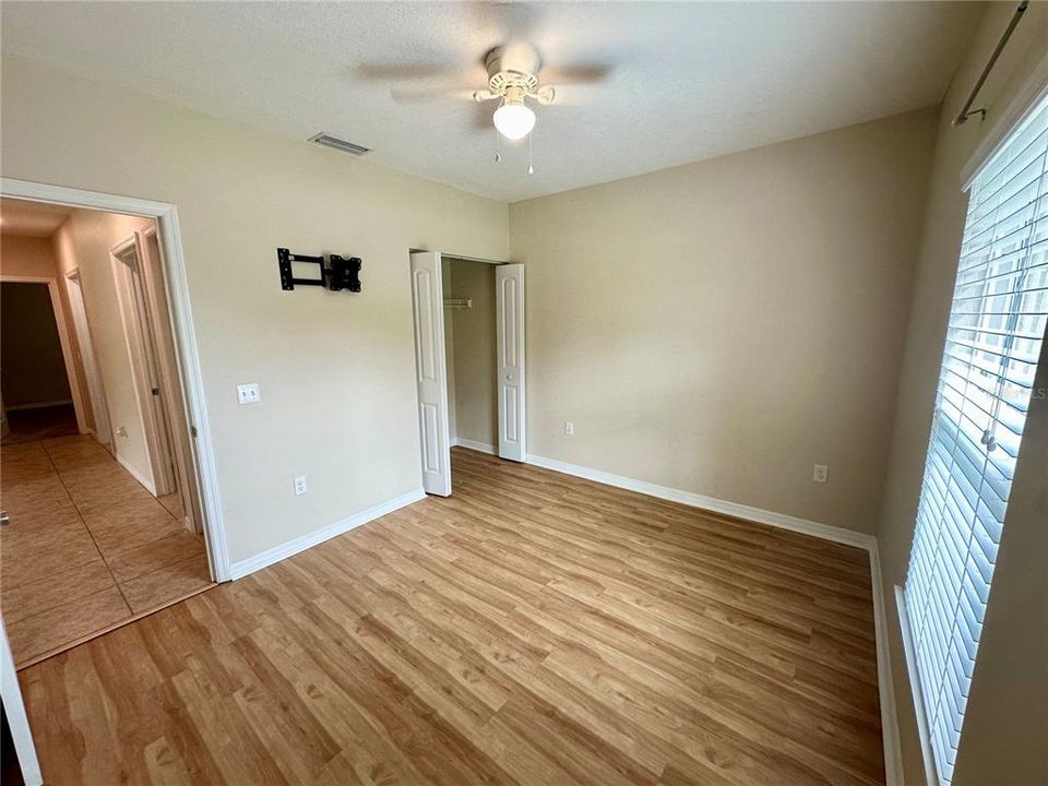 For Rent: $2,095 (3 beds, 2 baths, 1261 Square Feet)