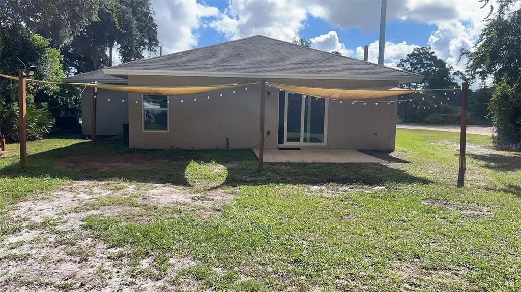 For Rent: $2,095 (3 beds, 2 baths, 1261 Square Feet)