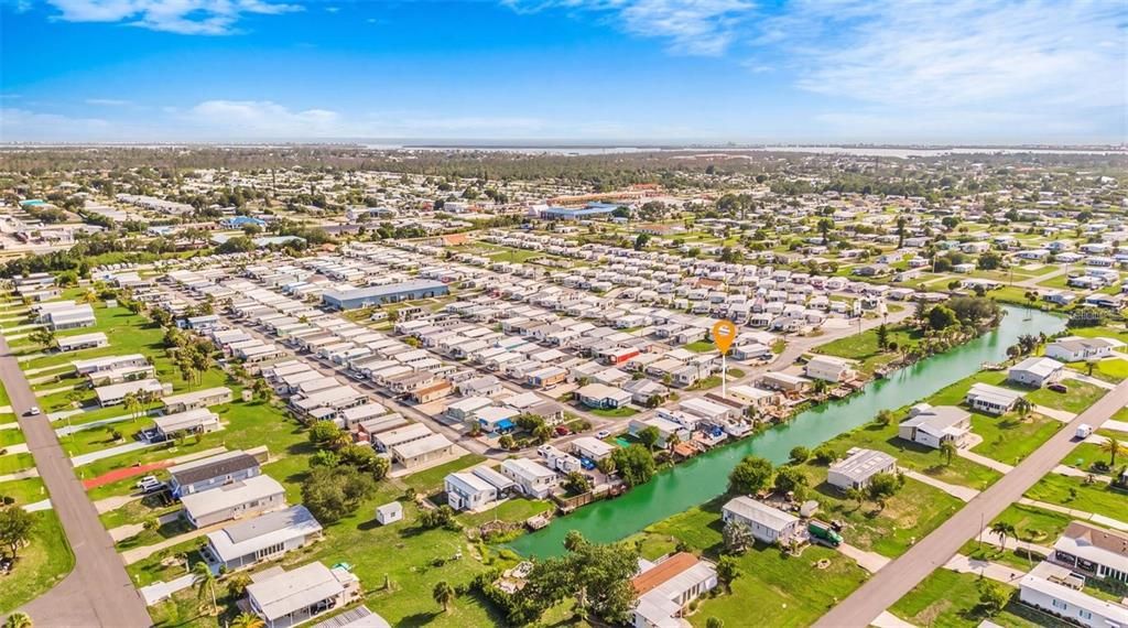 For Rent: $1,800 (2 beds, 2 baths, 947 Square Feet)