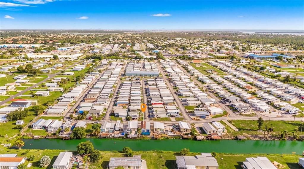 For Rent: $1,800 (2 beds, 2 baths, 947 Square Feet)