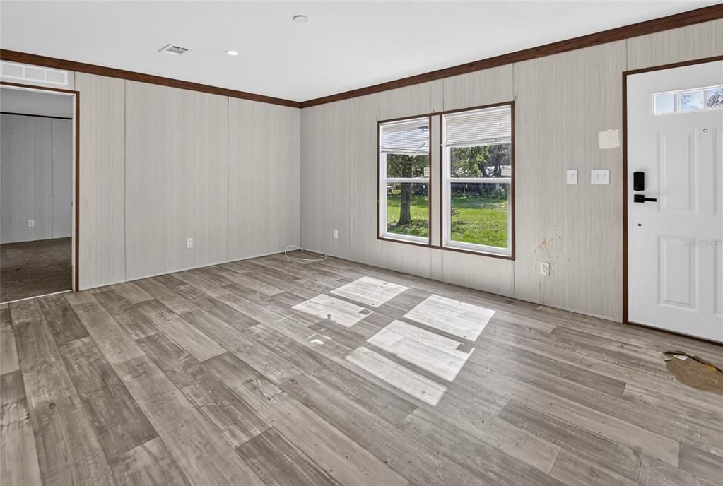 For Sale: $199,999 (3 beds, 2 baths, 1539 Square Feet)