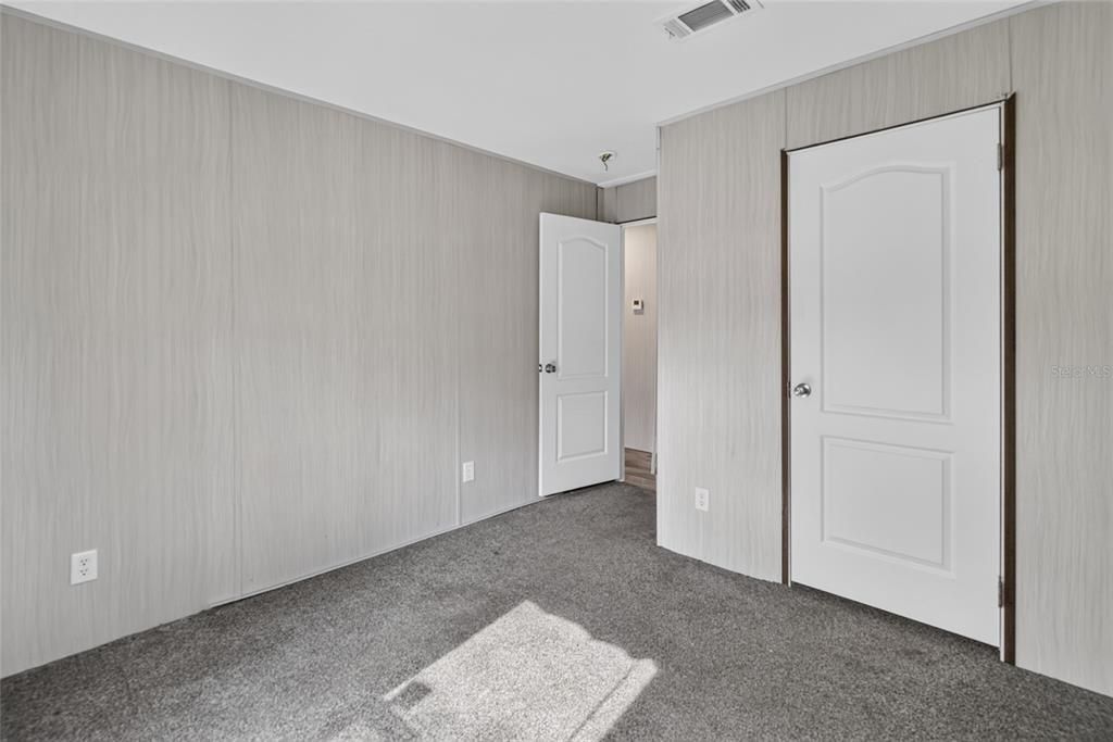 For Sale: $199,999 (3 beds, 2 baths, 1539 Square Feet)