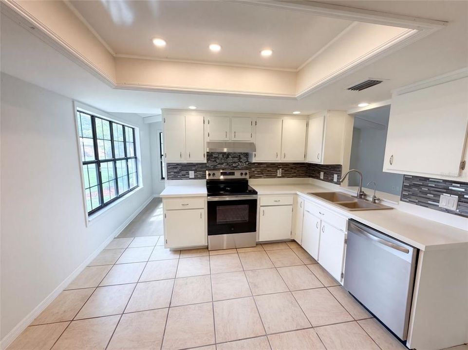 En Venta: $300,000 (3 camas, 2 baños, 1336 Pies cuadrados)