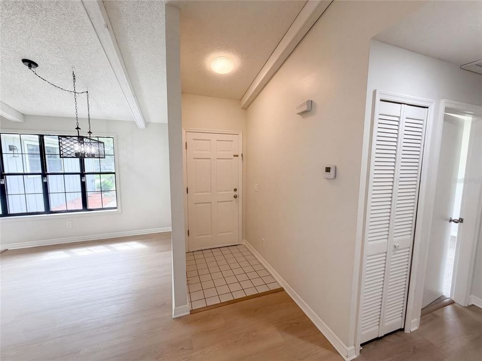 En Venta: $300,000 (3 camas, 2 baños, 1336 Pies cuadrados)