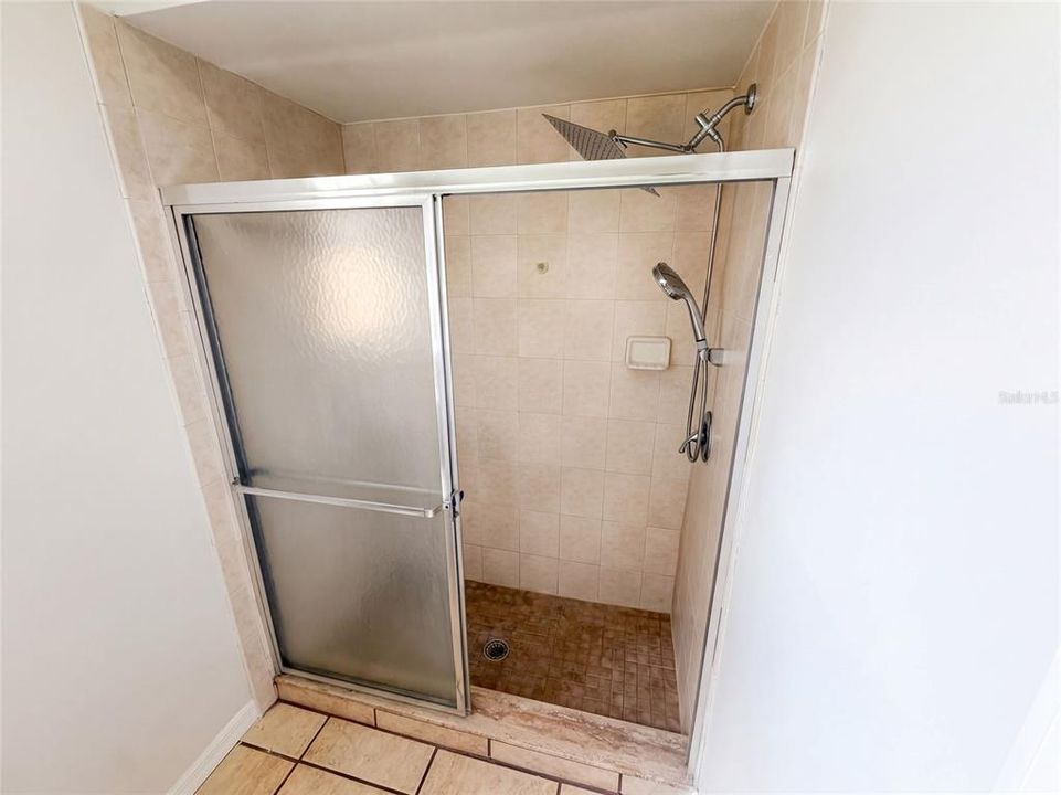 En Venta: $300,000 (3 camas, 2 baños, 1336 Pies cuadrados)