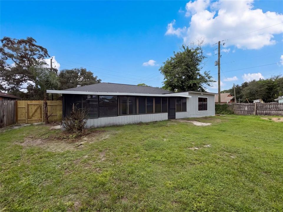 En Venta: $300,000 (3 camas, 2 baños, 1336 Pies cuadrados)