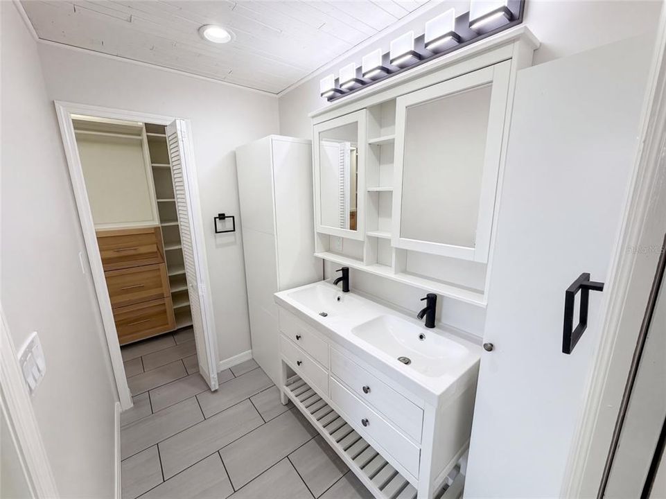 En Venta: $300,000 (3 camas, 2 baños, 1336 Pies cuadrados)