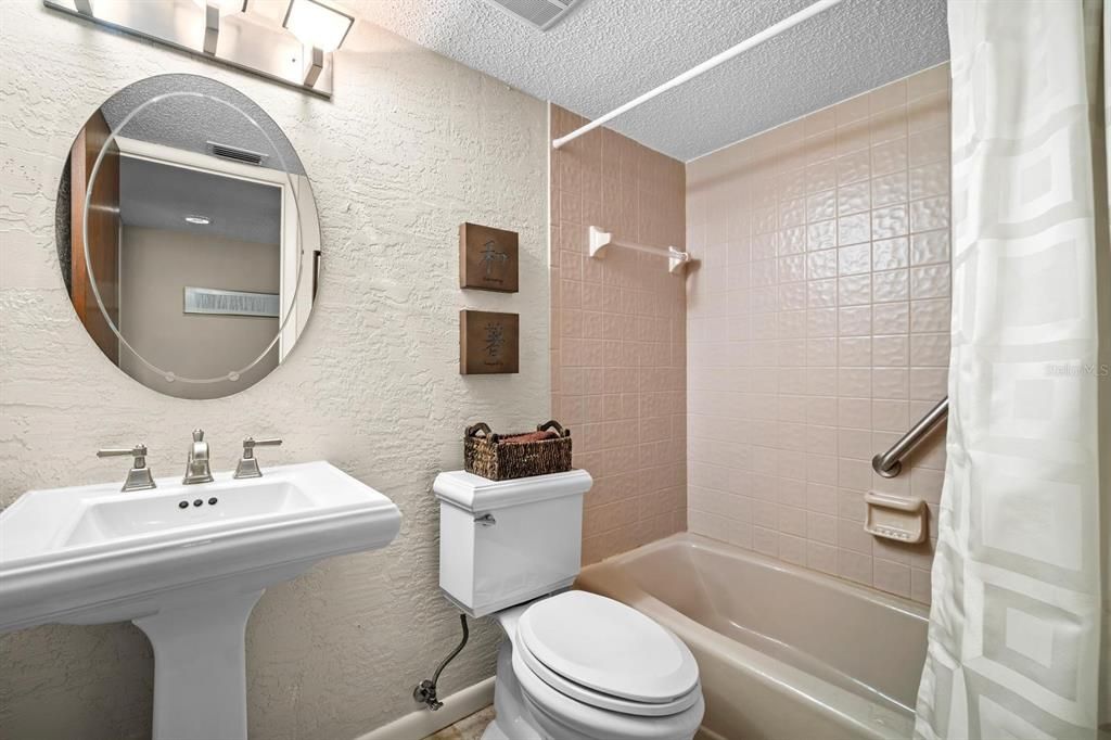 На продажу: $370,000 (3 спален, 2 ванн, 1820 Квадратных фут)