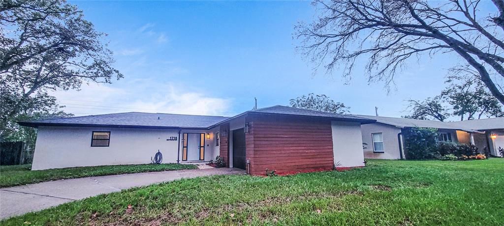 На продажу: $319,900 (3 спален, 2 ванн, 1581 Квадратных фут)