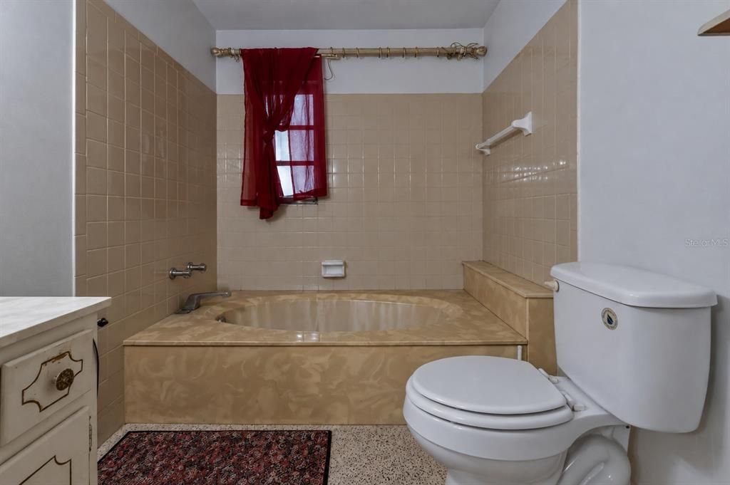 En Venta: $299,000 (4 camas, 3 baños, 2154 Pies cuadrados)