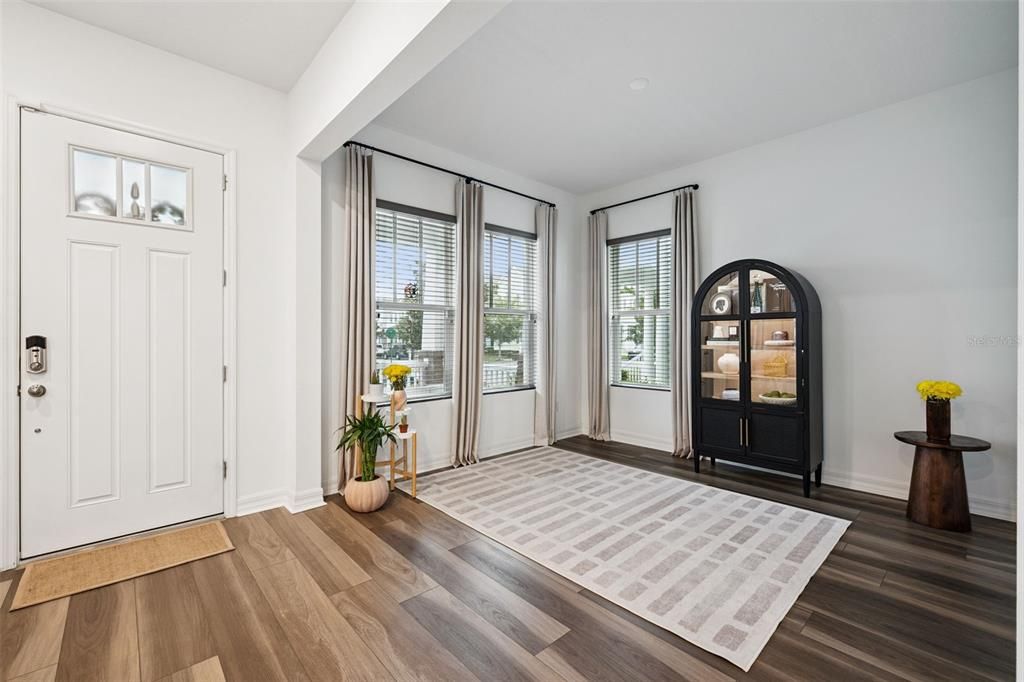 For Sale: $750,000 (3 beds, 2 baths, 1945 Square Feet)
