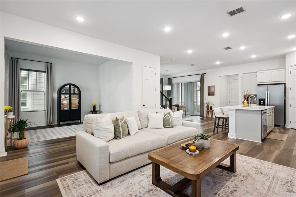 For Sale: $750,000 (3 beds, 2 baths, 1945 Square Feet)