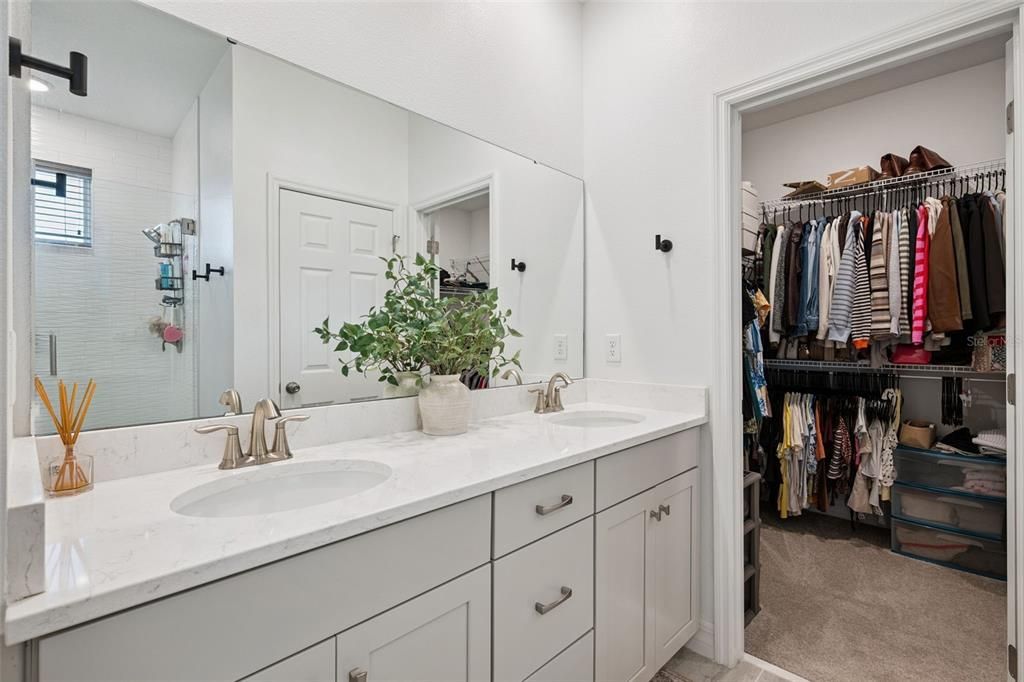 For Sale: $750,000 (3 beds, 2 baths, 1945 Square Feet)