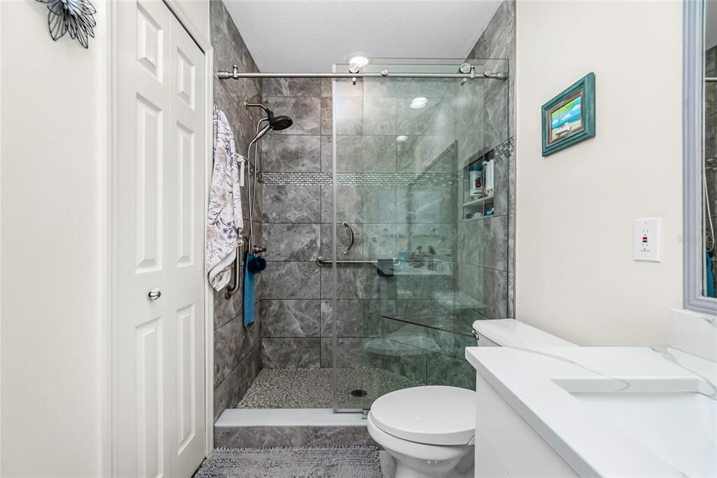 En Venta: $259,900 (2 camas, 2 baños, 1350 Pies cuadrados)