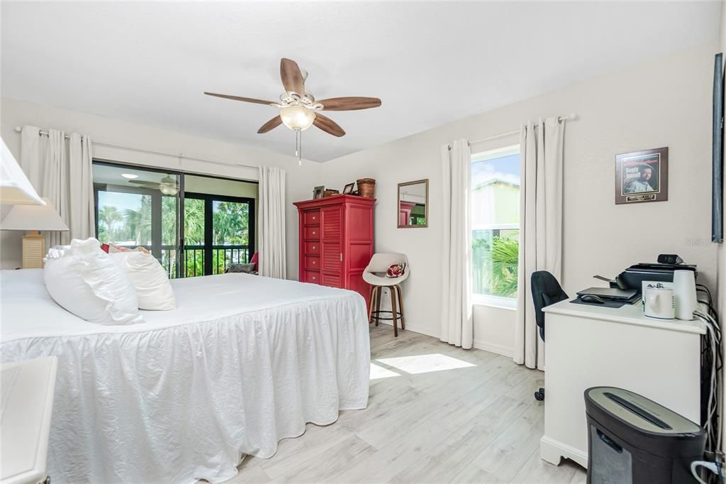En Venta: $259,900 (2 camas, 2 baños, 1350 Pies cuadrados)
