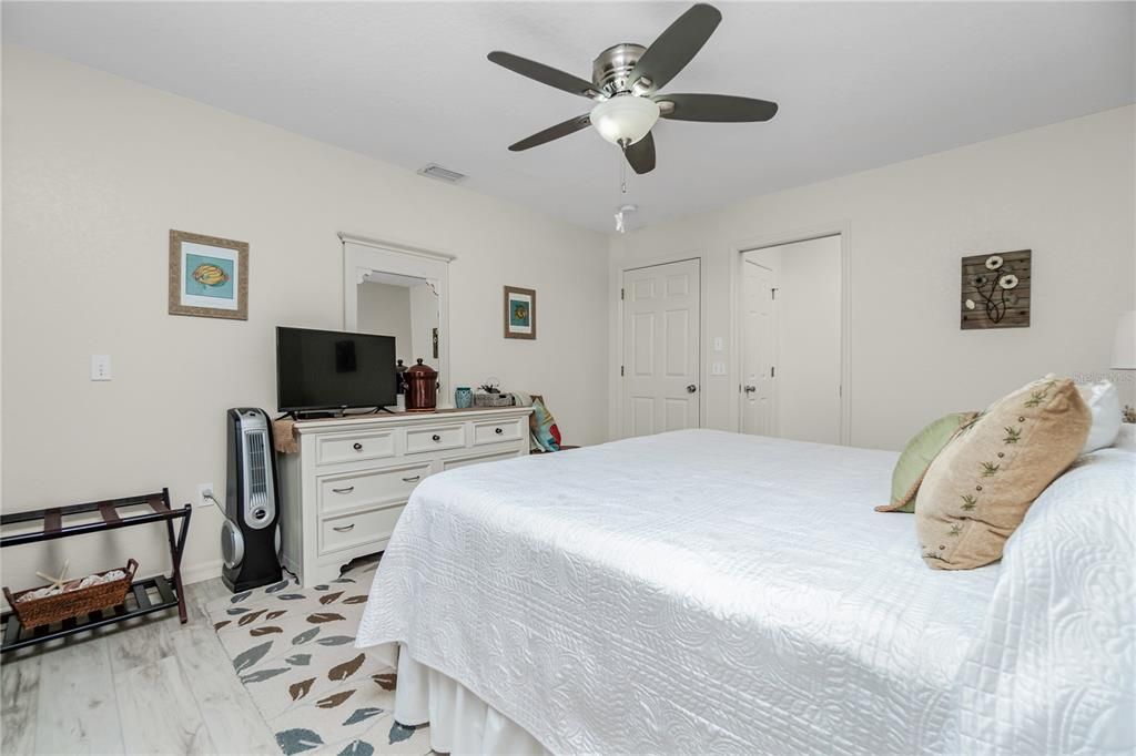 En Venta: $259,900 (2 camas, 2 baños, 1350 Pies cuadrados)