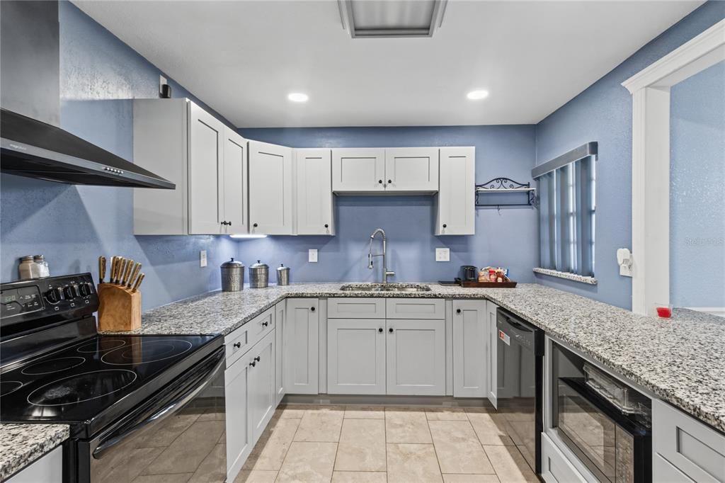 For Sale: $310,000 (3 beds, 2 baths, 1957 Square Feet)