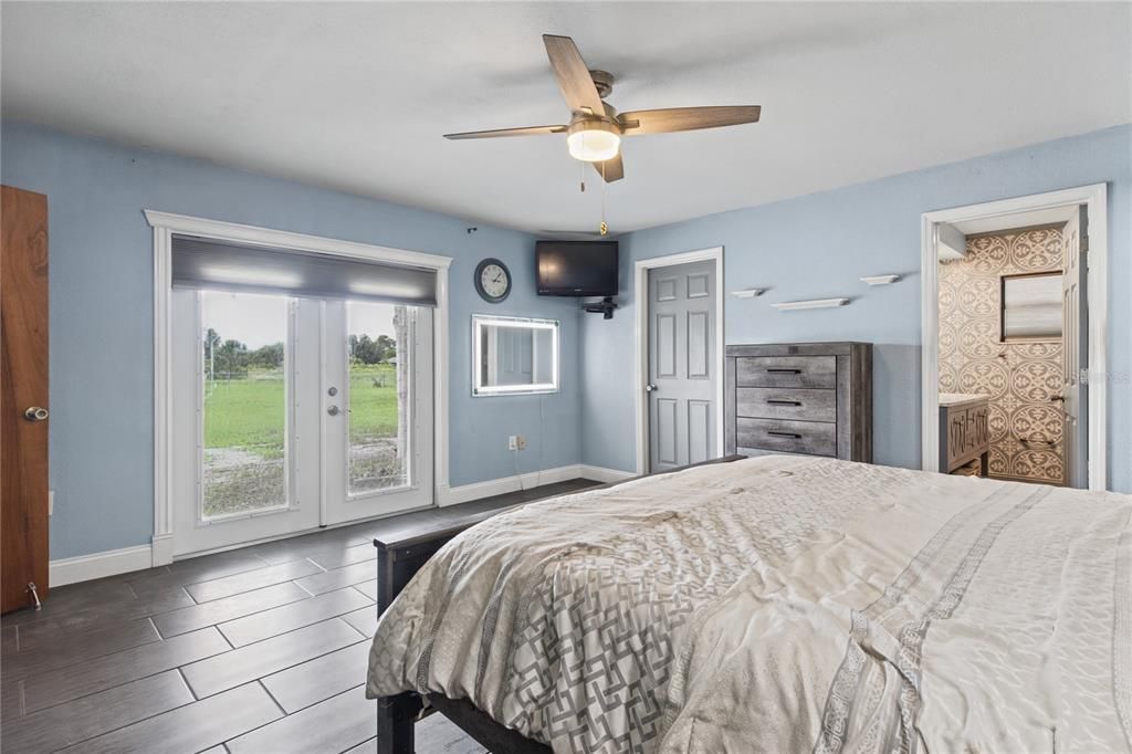 For Sale: $310,000 (3 beds, 2 baths, 1957 Square Feet)