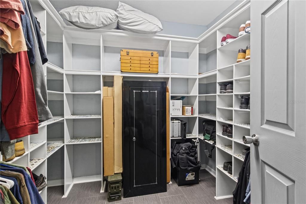 For Sale: $310,000 (3 beds, 2 baths, 1957 Square Feet)