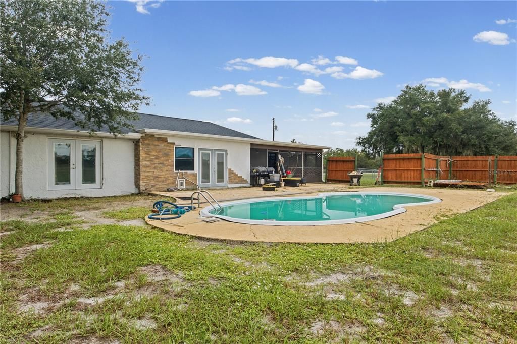 For Sale: $310,000 (3 beds, 2 baths, 1957 Square Feet)