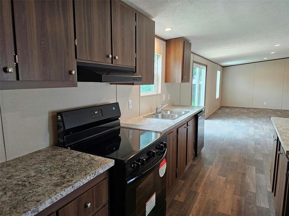На продажу: $299,000 (3 спален, 2 ванн, 1475 Квадратных фут)