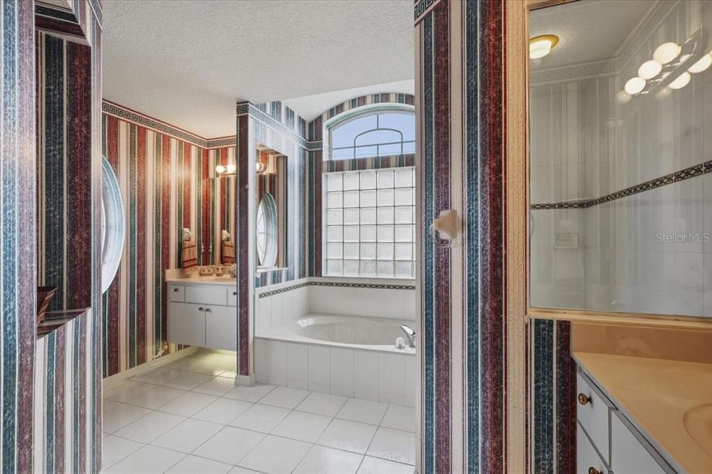 На продажу: $324,900 (3 спален, 2 ванн, 1877 Квадратных фут)
