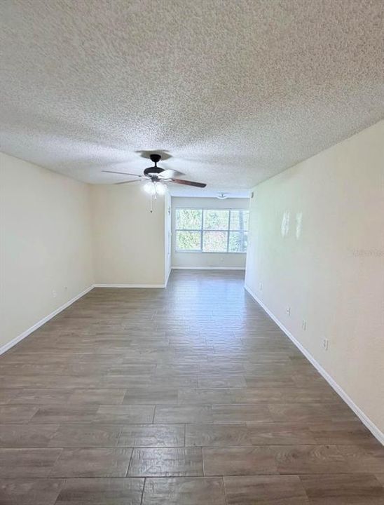 For Rent: $1,300 (1 beds, 1 baths, 711 Square Feet)