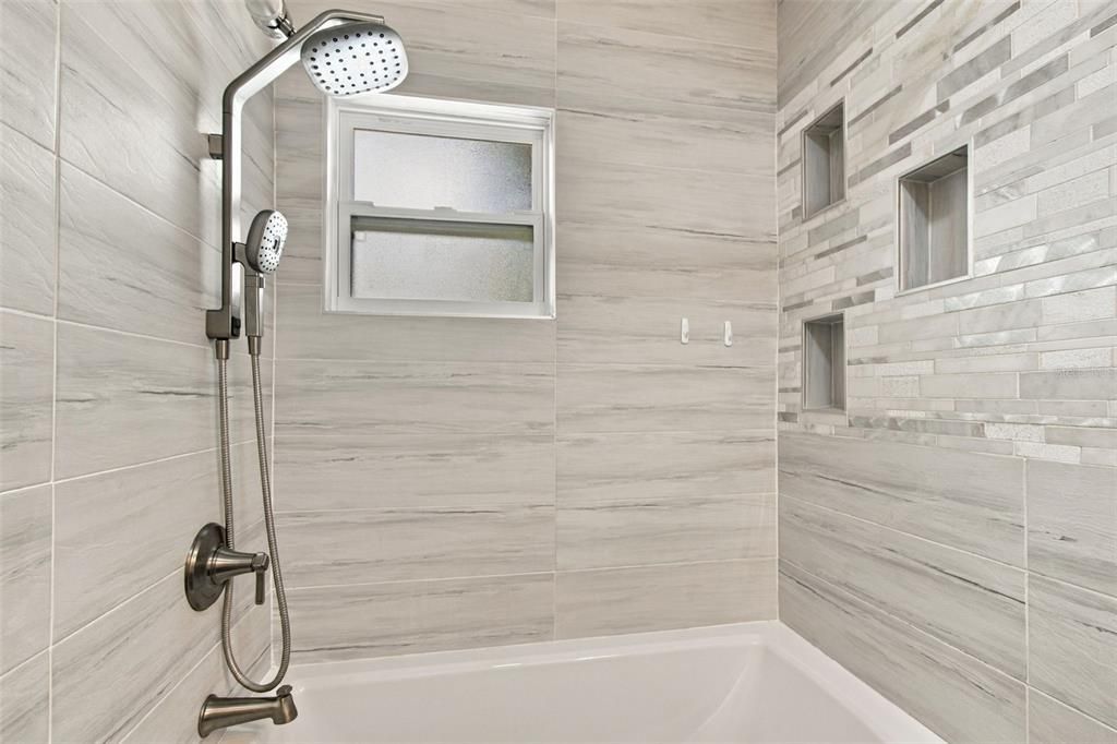 На продажу: $369,900 (3 спален, 2 ванн, 1144 Квадратных фут)