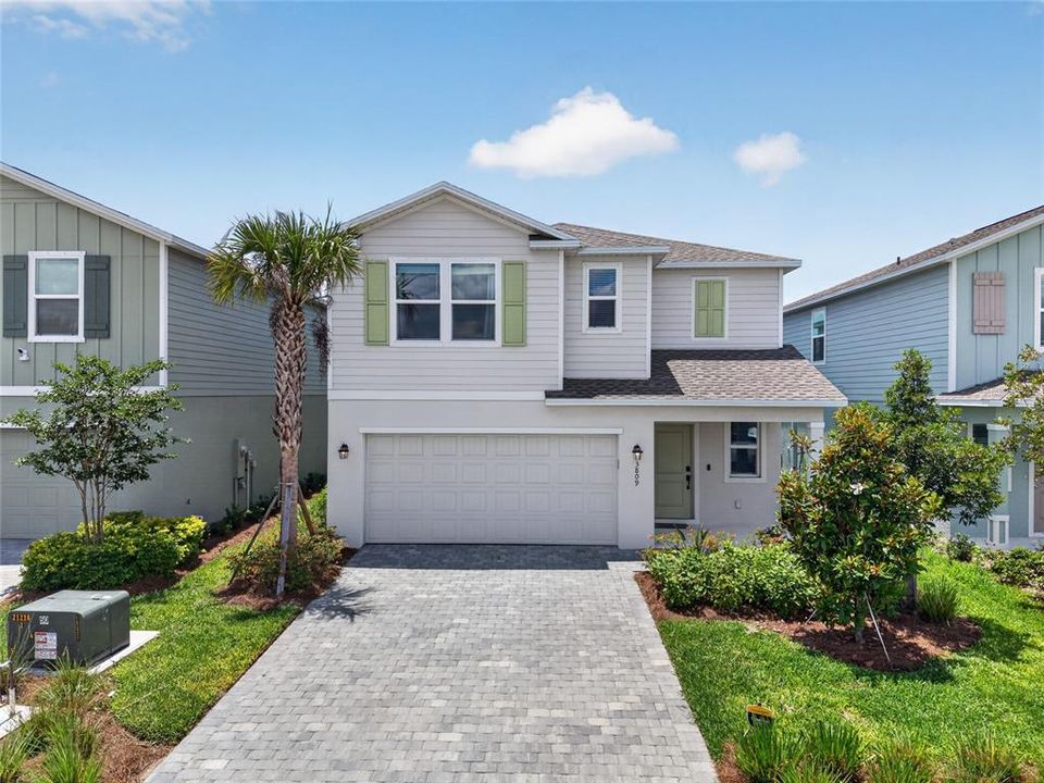 For Sale: $369,000 (6 beds, 3 baths, 2463 Square Feet)