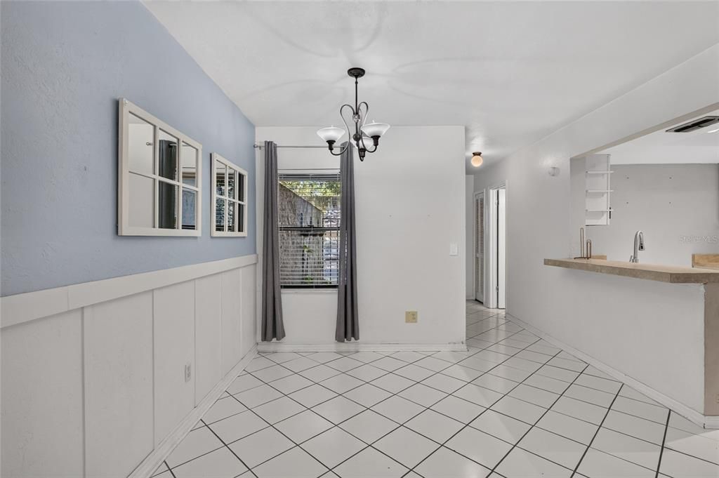 En Venta: $158,750 (2 camas, 2 baños, 1070 Pies cuadrados)