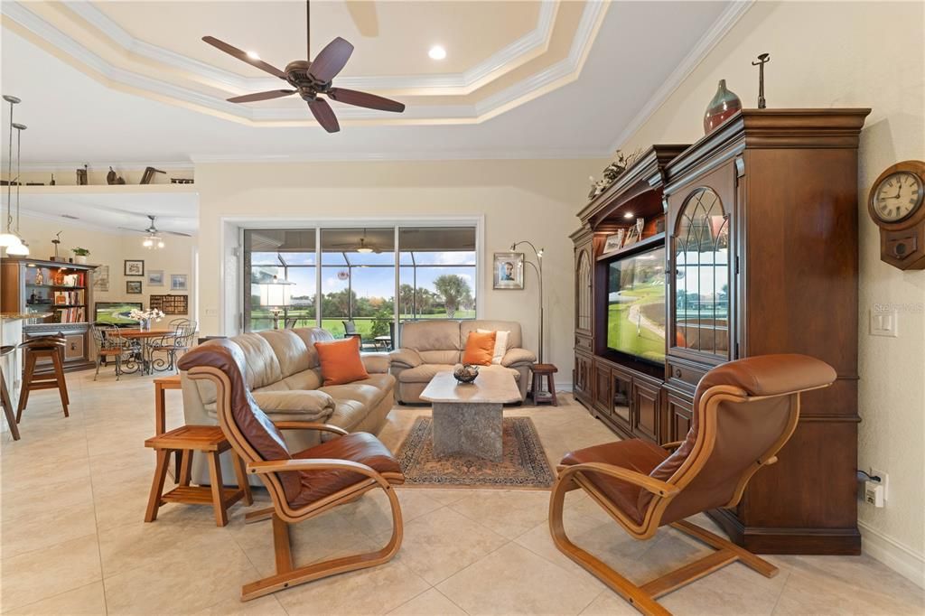 En Venta: $775,000 (3 camas, 2 baños, 2037 Pies cuadrados)