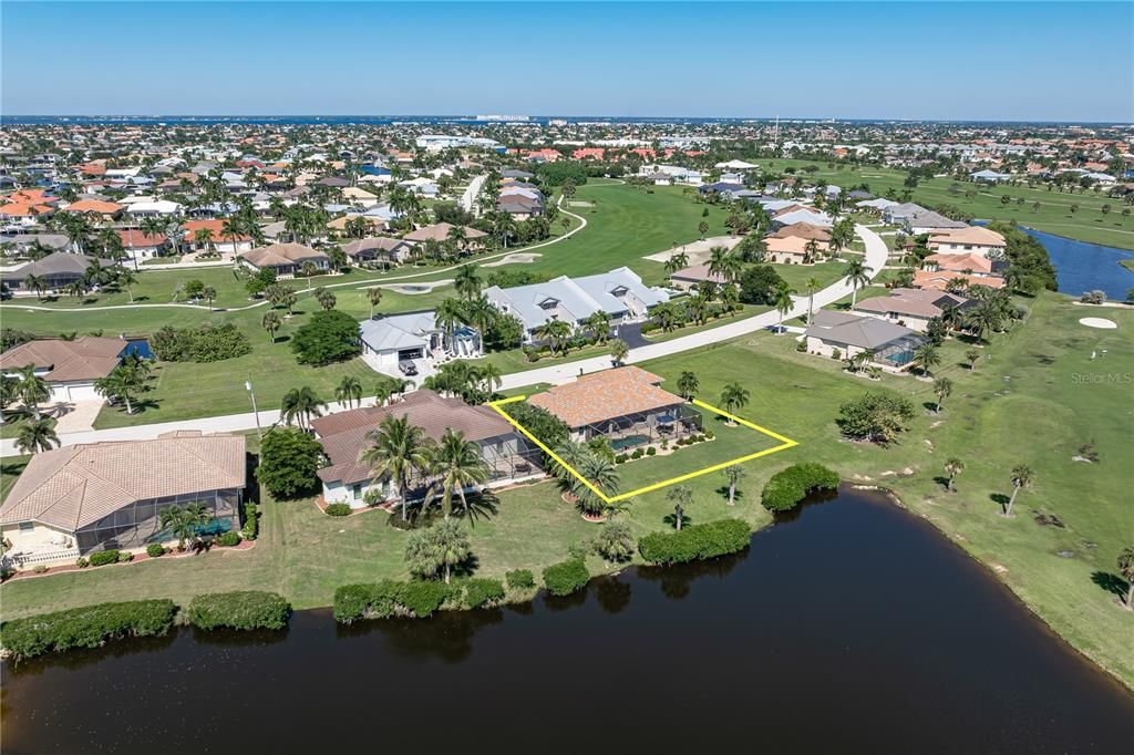 En Venta: $775,000 (3 camas, 2 baños, 2037 Pies cuadrados)