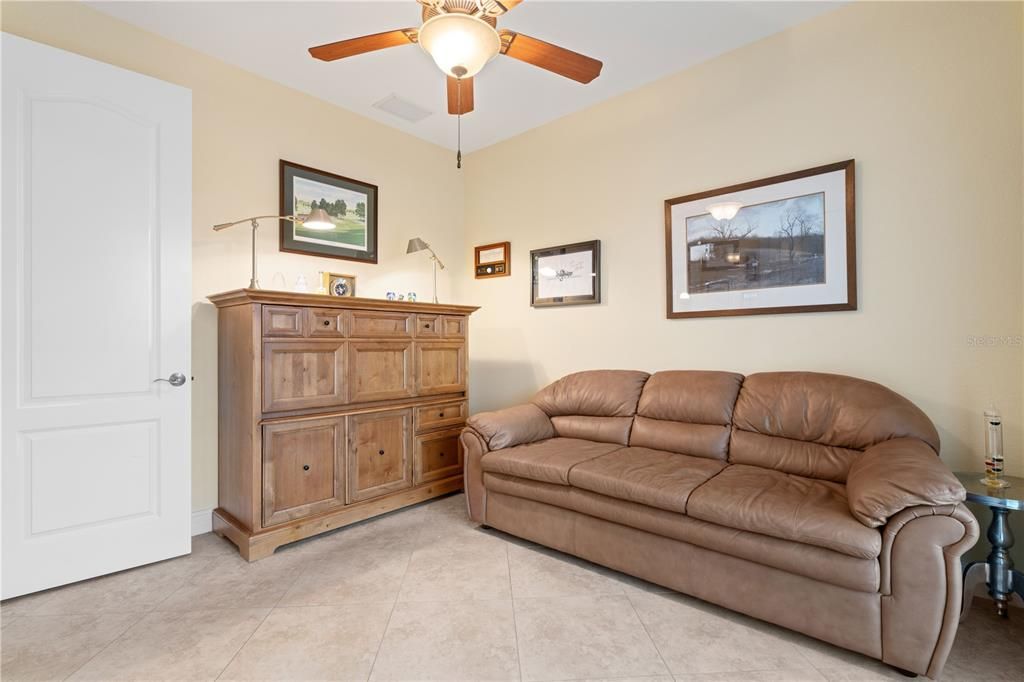 En Venta: $775,000 (3 camas, 2 baños, 2037 Pies cuadrados)