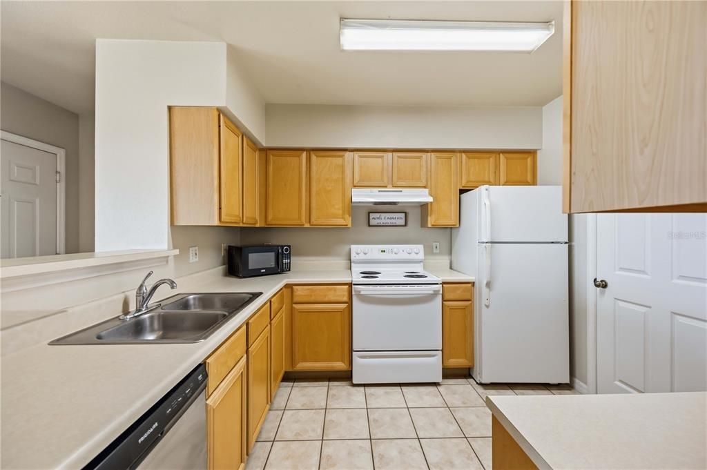 В аренду: $1,350 (1 спален, 1 ванн, 822 Квадратных фут)
