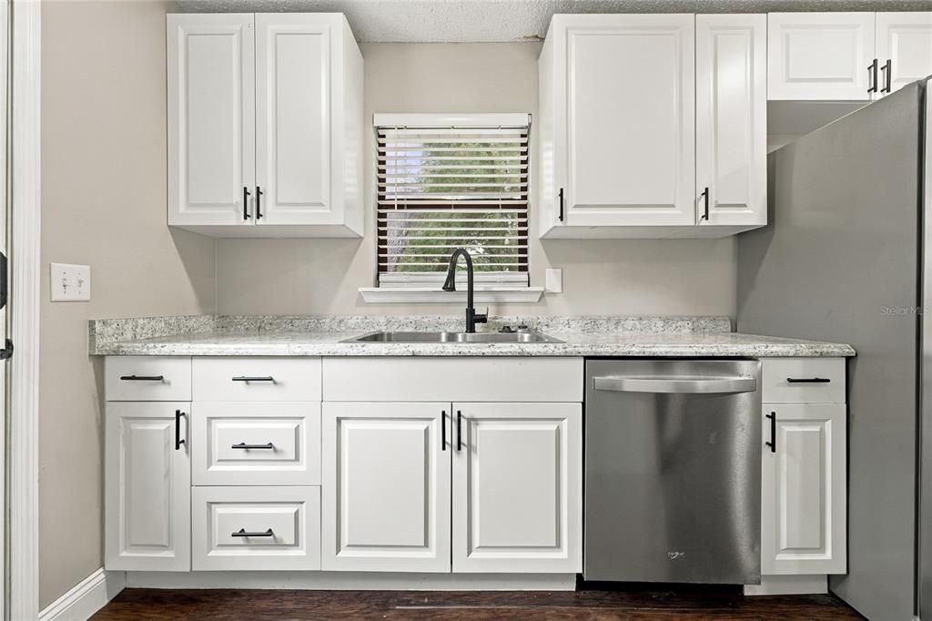 For Sale: $264,900 (3 beds, 2 baths, 1482 Square Feet)