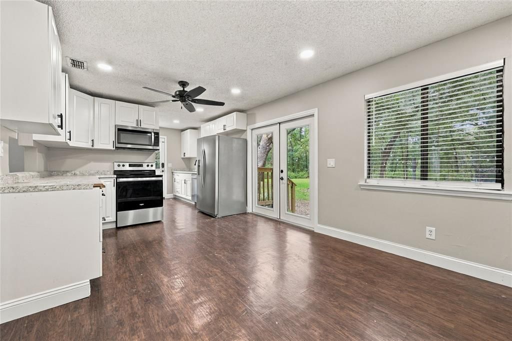 For Sale: $264,900 (3 beds, 2 baths, 1482 Square Feet)