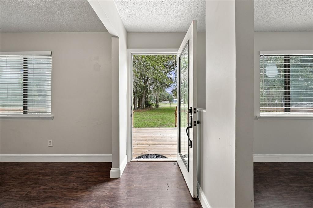 For Sale: $264,900 (3 beds, 2 baths, 1482 Square Feet)