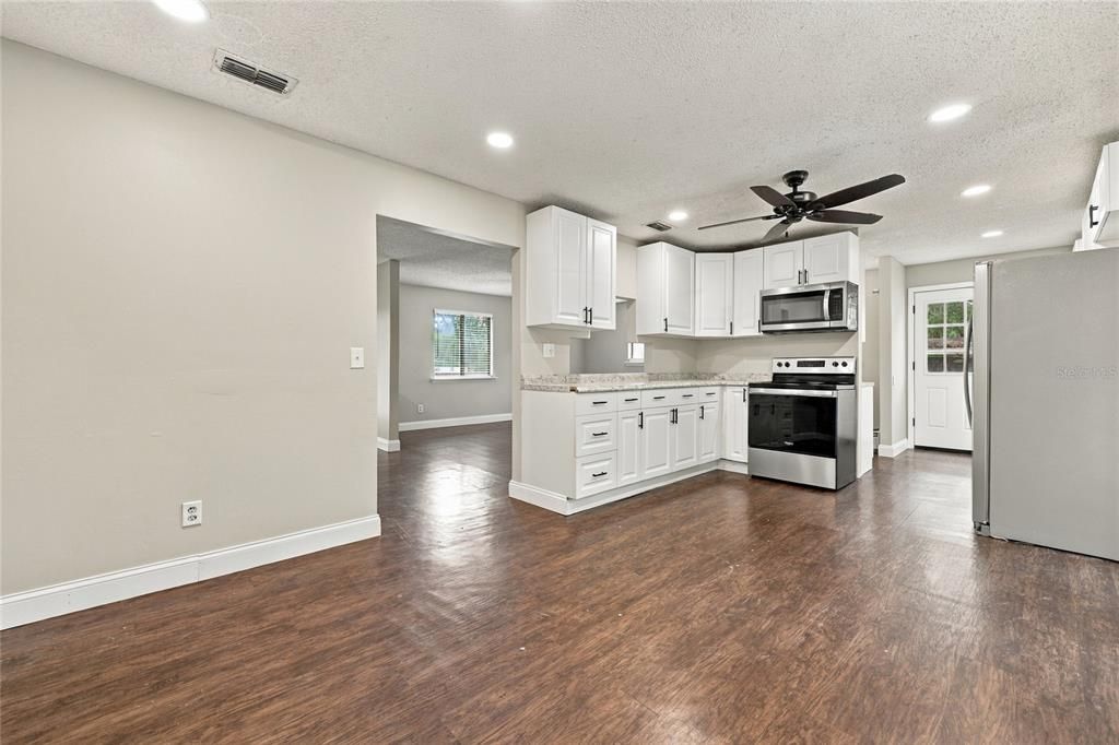 For Sale: $264,900 (3 beds, 2 baths, 1482 Square Feet)
