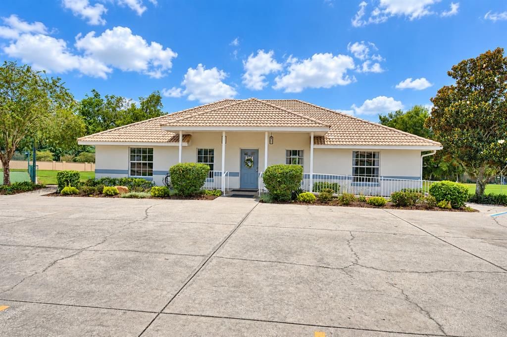 For Sale: $327,000 (3 beds, 2 baths, 1427 Square Feet)